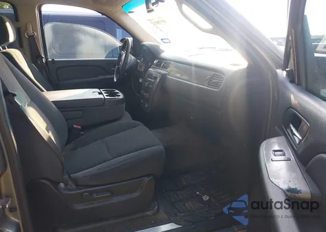 2008 Chevrolet Tahoe z USA, uszkodzony, nr VIN 1GNFC13CX8R142318